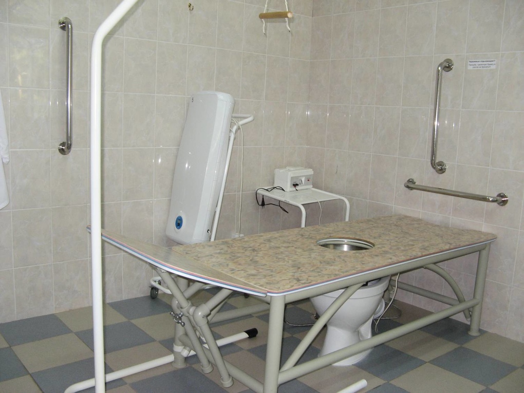 ograzhdeniya-i-poruchni-v-protsedurnyh
